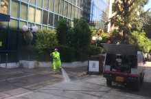 Οι Κυριακάτικες μεγάλες δράσεις καθαριότητας του Δήμου Αθηναίων συνεχίστηκαν και σήμερα, με τα συνεργεία να κάνουν στάση στη συνοικία Προμπονάς 