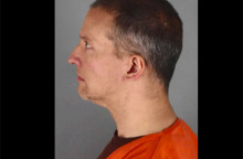 Αναβολή μιας εβδομάδας στη δίκη του Ντέρεκ Σόβιν