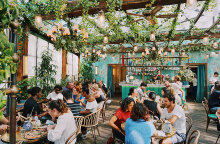 Μπαρ, εστιατόρια 