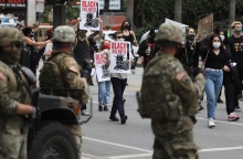 ΗΠΑ: Ο Τραμπ ήθελε να αναπτυχθούν στην Ουάσιγκτον 10.000 στρατιώτες, για να σταματήσουν οι ταραχές με αφορμή τη δολοφονία του Τζορτζ Φλόιντ από αστυνομικούς στη Μινεάπολη 