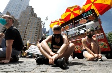 Δολοφονία Τζορτζ Φλόιντ: Αίρεται η απαγόρευση κυκλοφορίας στη Νέα Υόρκη, την απόφαση ανακοίνωσε ο δήμαρχος Μπιλ ντε Μπλάζιο 