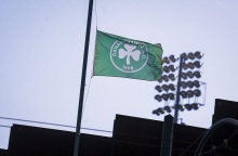 Σε πολλά ενδοαγωνιστικά και εξωαγωνιστικά μέτωπα δίνει μάχες ο ποδοσφαιρικός Παναθηναϊκός, ενώ η ομάδα προσπαθεί να προετοιμαστεί για τα πλέι οφ.