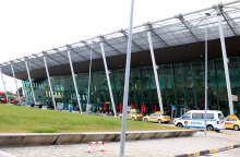 Τίρανα, Αεροδρόμιο