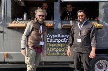 Ένα food truck που γυρνάει την Ελλάδα μαγειρεύοντας αποκλειστικά με ελληνικά προϊόντα