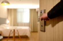 Κορωνοϊός - Άρση μέτρων: Τη Δευτέρα 15 Ιουνίου 2020 ανοίγουν τα εποχικά ξενοδοχεία και τα ενοικιαζόμενα δωμάτια