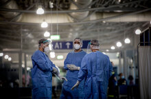 ΕΛΕΓΧΟΙ ΕΠΙΒΑΤΩΝ ΑΠΟ ΤΟ ΕΞΩΤΕΡΙΚΟ ΓΙΑ ΤΟΝ ΕΝΤΟΠΙΣΜΟ ΚΡΟΥΣΜΑΤΩΝ ΚΟΡΟΝΟΪΟΥ ΣΤΟΝ ΔΙΕΘΝΗ ΑΕΡΟΛΙΜΕΝΑ ΑΘΗΝΩΝ "ΕΛ. ΒΕΝΙΖΕΛΟΣ" 