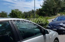 Μετωπική δύο οχημάτων στην Καβάλα - Ο ένας οδηγός μπήκε στο αντίθετο ρεύμα