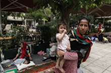 Γέμισε με πρόσφυγες πάλι η Πλατεία Βικτωρίας 