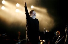 Ο Θάνος Μικρούτσικος