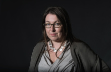 Ruth Ware: Μια σπουδαία στιλίστρια της λογοτεχνίας του σασπένς μιλά στην ATHENS VOICE για το μυθιστόρημα «Το κλειδί», που κυκλοφορεί από τις εκδόσεις Κλειδάριθμος