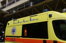 Ασθενοφόρο του ΕΚΑΒ στο νοσοκομείο Ευαγγελισμός 