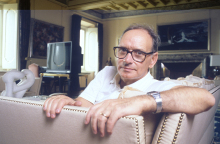 Ο συνθέτης Ένιο Μορικόνε στο σπίτι του στην Ιταλία το 1987