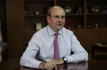 Ο Κωστής Χατζηδάκης κάνει τον απολογισμό για τον έναν χρόνο στο Υπουργείο Περιβάλλοντος