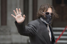 Ο Τζόνι Ντεπ έξω από το Ανώτατο Δικαστήριο του Λονδίνου για την μήνυσή του σε βάρος της Sun