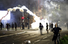 Επεισόδια στη Σερβία για την απαγόρευση της κυκλοφορίας