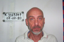 Ο 51χρονος δάσκαλος στην Ερέτρια που συνελήφθη για την αποπλάνηση της 14χρονης μαθήτριας