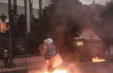 Επεισόδια στο Σύνταγμα κατά τη διάρκεια των συγκεντρώσεων κατά του νομοσχεδίου για τις διαδηλώσεις την Πέμπτη 9 Ιουλιου 2020