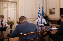 ΣΥΣΚΕΨΗ ΥΠΟ ΤΟΝ ΠΡΩΘΥΠΟΥΡΓΟ ΚΥΡ. ΜΗΤΣΟΤΑΚΗ ΓΙΑ ΤΗΝ ΕΝΤΑΤΙΚΟΠΟΙΗΣΗ ΤΩΝ ΕΛΕΓΧΩΝ ΓΙΑ ΤΗΝ ΑΝΤΙΜΕΤΩΠΙΣΗ ΤΟΥ ΚΟΡΟΝΟΪΟΥ