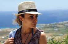 H Tήνος της Βασιλικής Μιλλούση