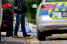 Αστυνομικοί πέρασαν χειροπέδες στον «Ράμπο του Μέλανα Δρυμού»