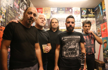 Το ροκ συγκρότημα Magic De Spell 