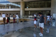Τουρίστες στο Μουσείο της Ακρόπολης