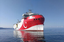 To Oruc Reis παραμένει αγκυροβολημένο σε ναυτική βάση στην Αττάλεια - Περίπου 70 ναυτικά μίλια από το Καστελόριζο