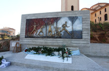 Αποκαλύφθηκε το μνημείο για τους 102 νεκρούς από τη φωτιά στο Μάτι