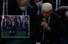 Ο Ρετζέπ Ταγίπ Ερντογάν προσεύχεται στην Αγία Σοφία μετά τη μετατροπή της σε τζαμί - Έψαλε στίχους από το Κοράνι