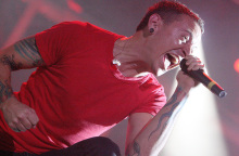 Ο τραγουδιστής των Linkin Park Chester Beninngton 