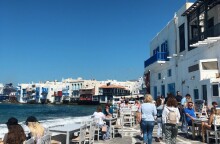 Μύκονος - Κορωνοϊός: Σύλληψη σε πάρτι σε βίλα λόγω συνωστισμού