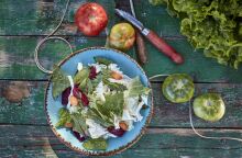 Οι διάσημοι σεφ μαγειρεύουν στα νησιά