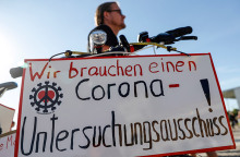 Διαδηλώσεις στο Βερολίνο κατά των μέτρων προστασίας