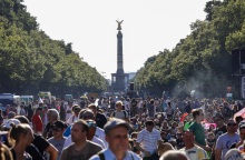 Κορωνοϊός: Ορατός ο κίνδυνος για την επιβολή νέου lockdown στη Γερμανία – Πολιτικοί και αξιωματούχοι ζητούν ποινές για όσους παραβιάζουν τα μέτρα