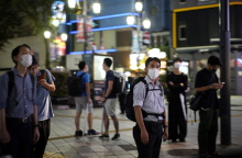 Άνθρωποι με μάσκες στο Τόκιο