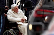 Βατικανό: «Υπερβολικά αδύναμος» ο Πάπας Βενέδικτος ο ΙΣΤ'