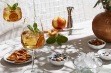 Δύο από τους καλύτερους έλληνες bartenders μοιράζονται τις αγαπημένες τους καλοκαιρινές συνταγές για cocktails