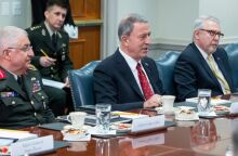 Χουλουσί Ακάρ 