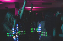 Υποχρεωτικά κλειστά μπαρ και εστιατόρια, από τα μεσάνυχτα έως τις 07.00 το πρωί - Σε ποιες περιοχές ισχύει το έκτακτο περιοριστικό μέτρο για τον κορωνοϊό