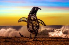 Πιτ Ρας: Ο καλλιτέχνης που φτιάχνει γλυπτά από φυσικά υλικά