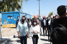 Η Αικατερίνη Σακελλαροπούλου, Πρόεδρος της Δημοκρατίας, στο Κέντρο Υποδοχής και Ταυτοποίησης προσφύγων και μεταναστών στη Μόρια της Λέσβου