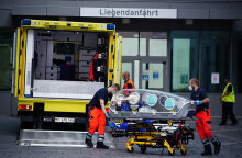 Με ειδικά διαμορφωμένη κάψουλα μεταφέρθηκε σε νοσοκομείο στο Βερολίνο ο Αλεξέι Ναβάλνι