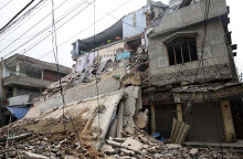 Κατάρρευση κτιρίου στην Ινδία