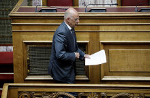 Ο υπουργός Εξωτερικών Νίκος Δένδιας στη Βουλή