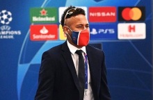 Ο Νεϊμάρ με μάσκα προστασίας για τον κορωνοϊό