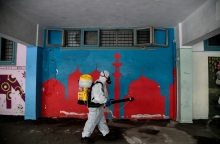 Απολύμανση σε σχολείο 