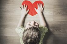 Προστατέψτε το παιδί με λεύκη από τον σχολικό εκφοβισμό 