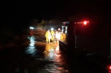 Απεγκλωβίστηκαν οι τρεις εργαζόμενοι στον Αλμυρό Βόλου 