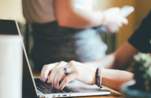 Τηλεργασία: Το νέο μέτρο για τον κορωνοϊό στην Αττική προβλέπει υποχρεωτική εξ αποστάσεως εργασία για το 40% του προσωπικού σε μια επιχείρηση