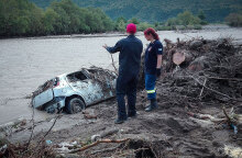 Μουζάκι - Καρδίτσα: Το αυτοκίνητο στο οποίο επέβαινε η 43χρονη και παρασύρθηκε από τα ορμητικά νερά